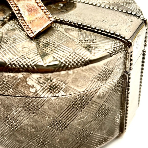 Vintage Godinger Oval Metal Gift / Trinket / Jewelry Box With Removable Lid - Picture 7 of 9